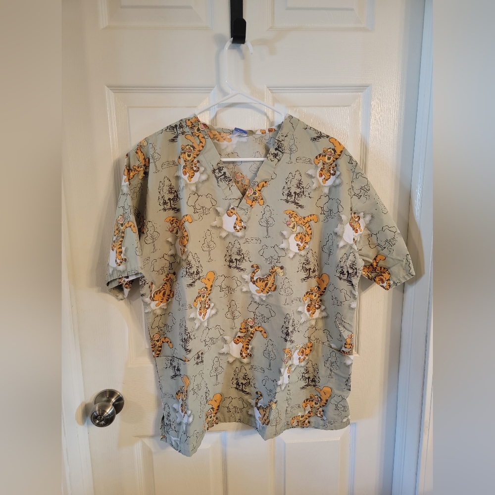 Scrub Top Dinsey Tiger